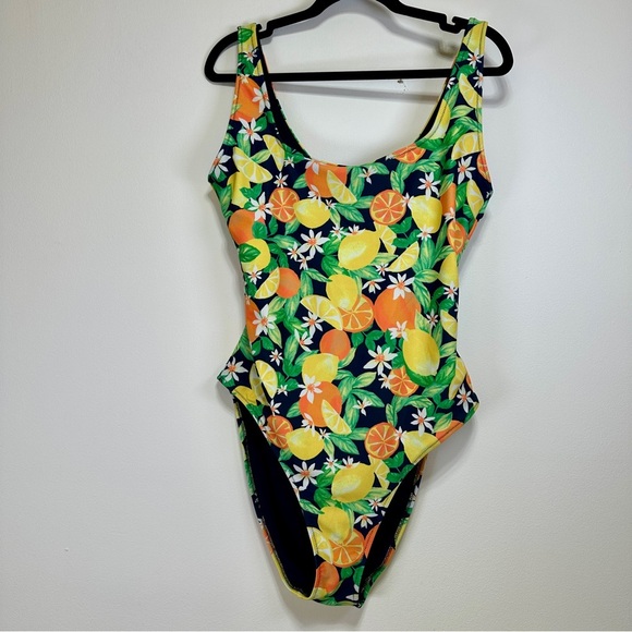 Old Navy | Lemon Print Women's Swimsuit| Twist-Back Cutout One-Piece Swimsuit - Picture 1 of 6